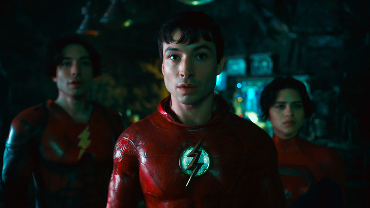 In foto Ezra Miller (32 anni) Dall'articolo: Debutto vincente per The Flash: oltre 100mila spettatori nel day one.